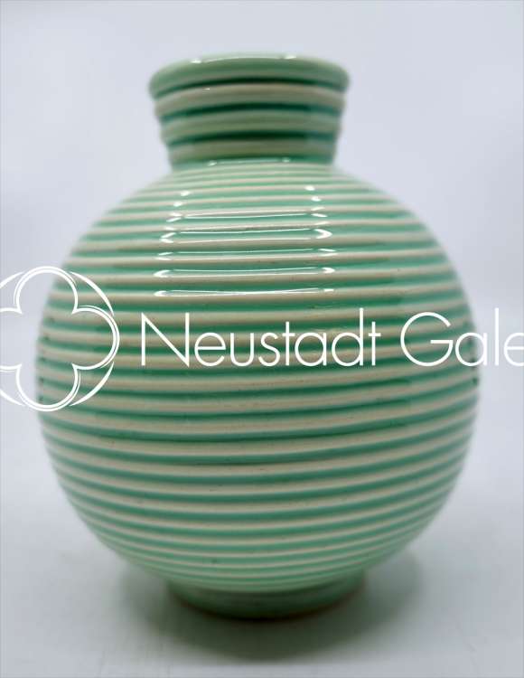 Fernand Elchinger - Vase boule à rayures vertes