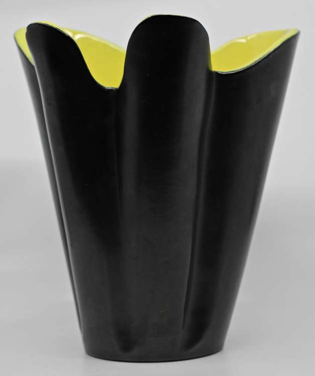Fernand Elchinger - Vase de forme libre bicolore noir et jaune