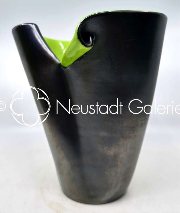 Fernand Elchinger - Vase de forme libre de vert et noir