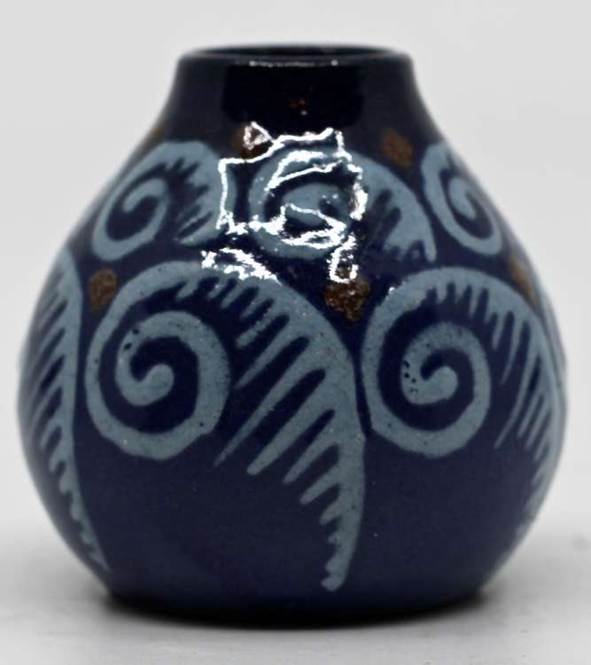 Léon Elchinger - Petit vase à décor de spirales