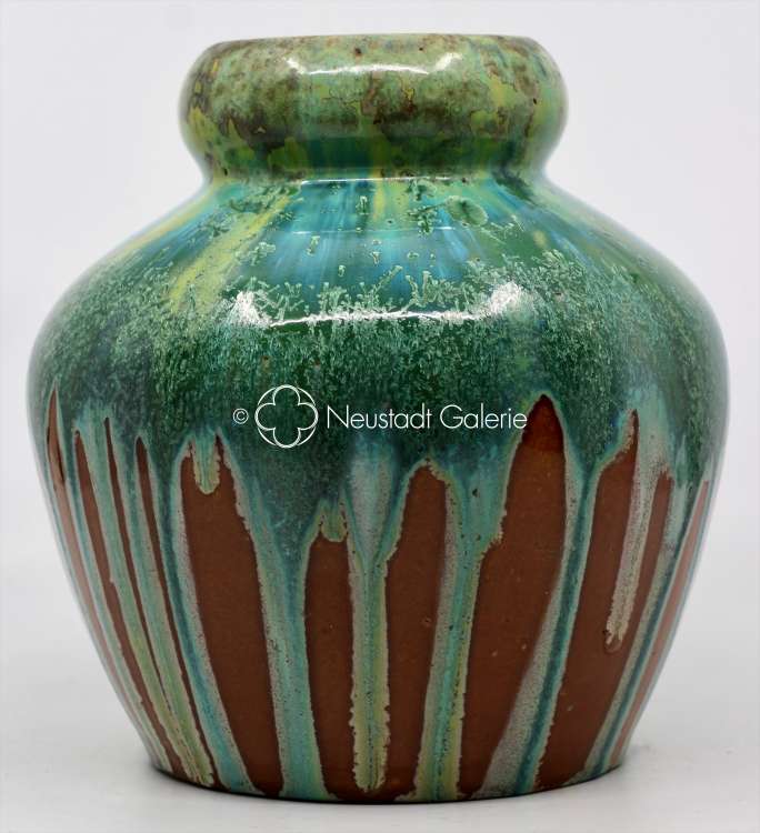 Léon Elchinger - Vase à coulures vertes sur fond brun