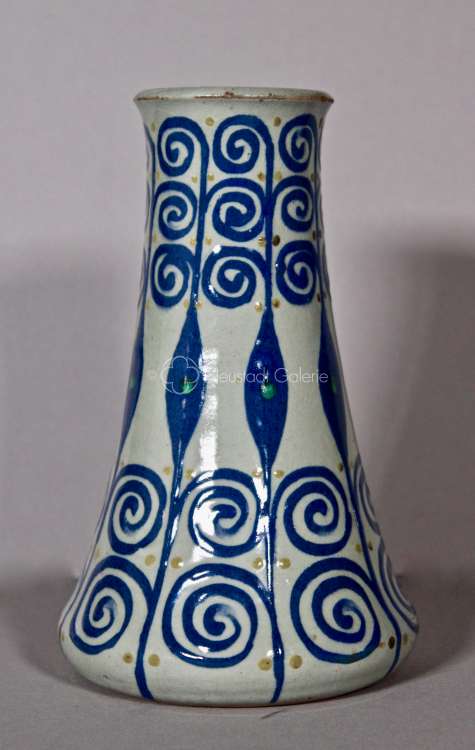 Léon Elchinger - Vase à décor de spirales et palmettes bleues