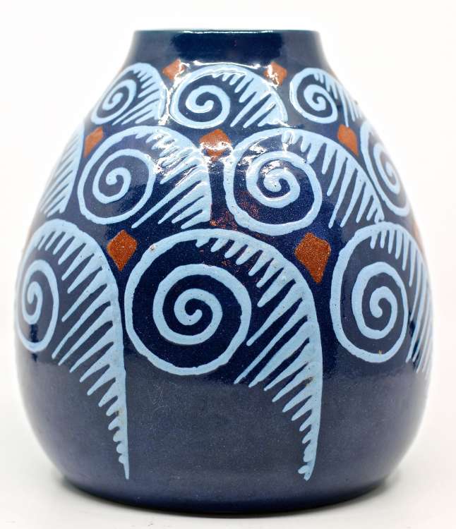 Léon Elchinger - Vase à décor de spirales sur fond bleu
