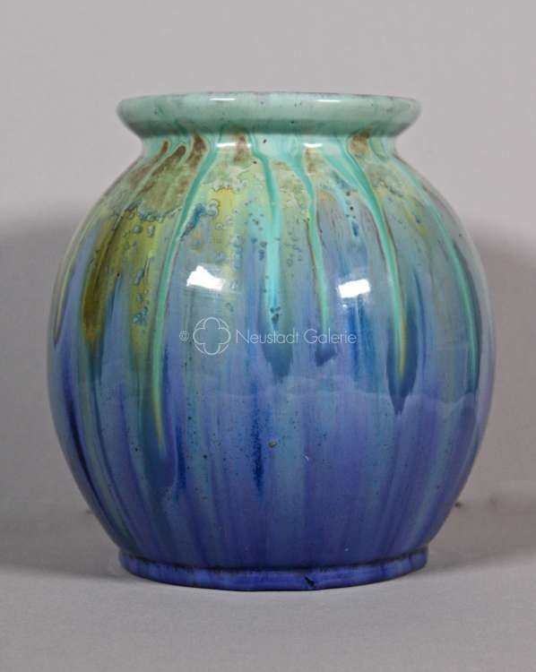 Léon Elchinger - Vase à décor flammé construit bleu et vert