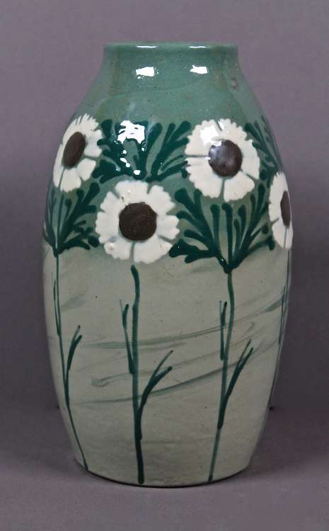 Léon Elchinger - Vase aux marguerites blanches sur fond vert clair
