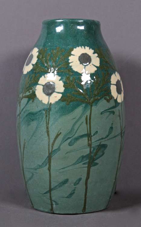Léon Elchinger - Vase aux marguerites blanches sur fond vert foncé