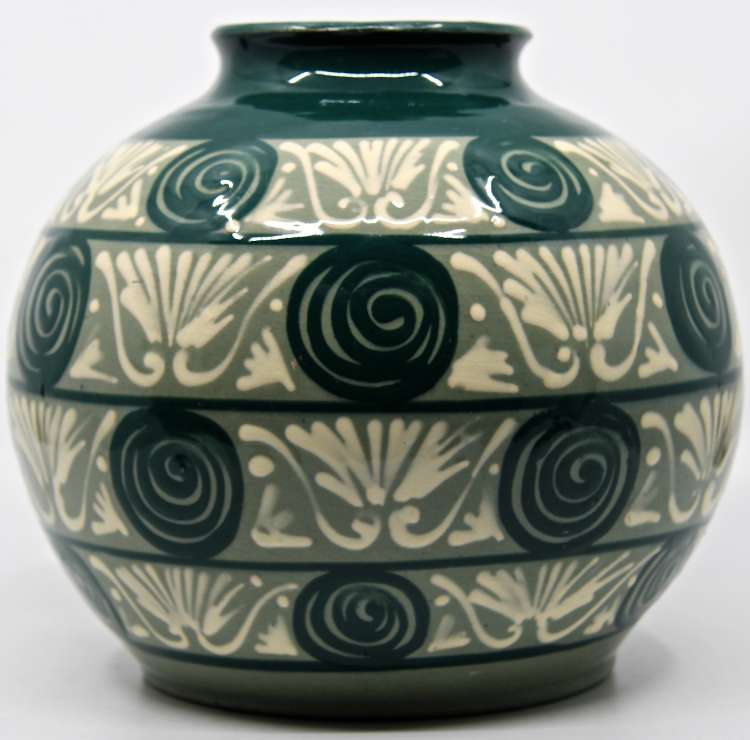 Léon Elchinger - Vase boule à décor de spirales vertes