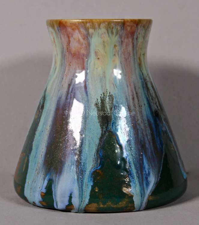 Léon Elchinger - Vase conique à décor de coulures