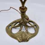 Emile Gallé Lampe de table aux pommes de pins verre et bronze - vers 1900 / 1910 (détail pied de lampe). Emile Gallé