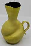 Fernand ELCHINGER Cruche bicolore jaune et noir  céramique années 50 . Fernand Elchinger