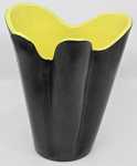 Fernand ELCHINGER Vase de forme libre bicolore noir et jaune  céramique années 50. Fernand Elchinger