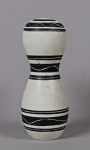 Fernand ELchinger - Vase double lobe à décor fantaisiste de bandes noirs sur fond blanc. Fernand Elchinger