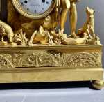 Grande pendule Empire Orphée charmant les animaux Bronze doré - vers 1805 / 1808.