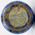 L. ELCHINGER Vase à coulures bleues contrastées vers 1900 / 1919 (marque). Léon Elchinger