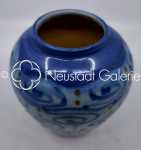 Léon ELCHINGER Vase à décor de spirales bleues sur fond bleu céramique, hauteur 16cm - vers 1900 et 1919. Léon Elchinger