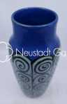 Léon ELCHINGER Vase à décor de spirales sur fond bleu céramique, hauteur 24,5cm - vers 1900 et 1919. Léon Elchinger