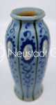 Léon ELCHINGER  Vase col élancé à décor de lignes noirs et ovales blancs à encadrement bleu céramique, Hauteur : 16cm - vers 1900/1919. Léon Elchinger