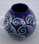 Léon ELCHINGER Vase ovoïde à décor de spirales sur fon bleu céramique, hauteur : 9,5cm - vers 1920 et 1934. Léon Elchinger