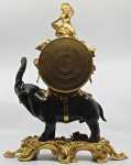 Pendule à l éléphant Bronze dore et bronze patiné - XIXe siècle.