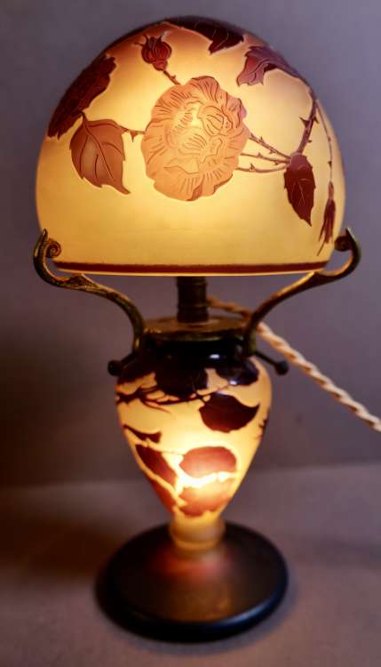 Paul Nicolas (d Argental) - Belle et rare lampe art nouveau de forme champignon à décor de roses